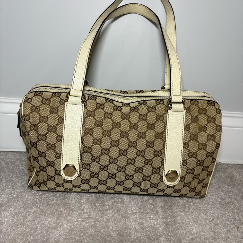 Gucci Tan and Cream Shoulder Bag